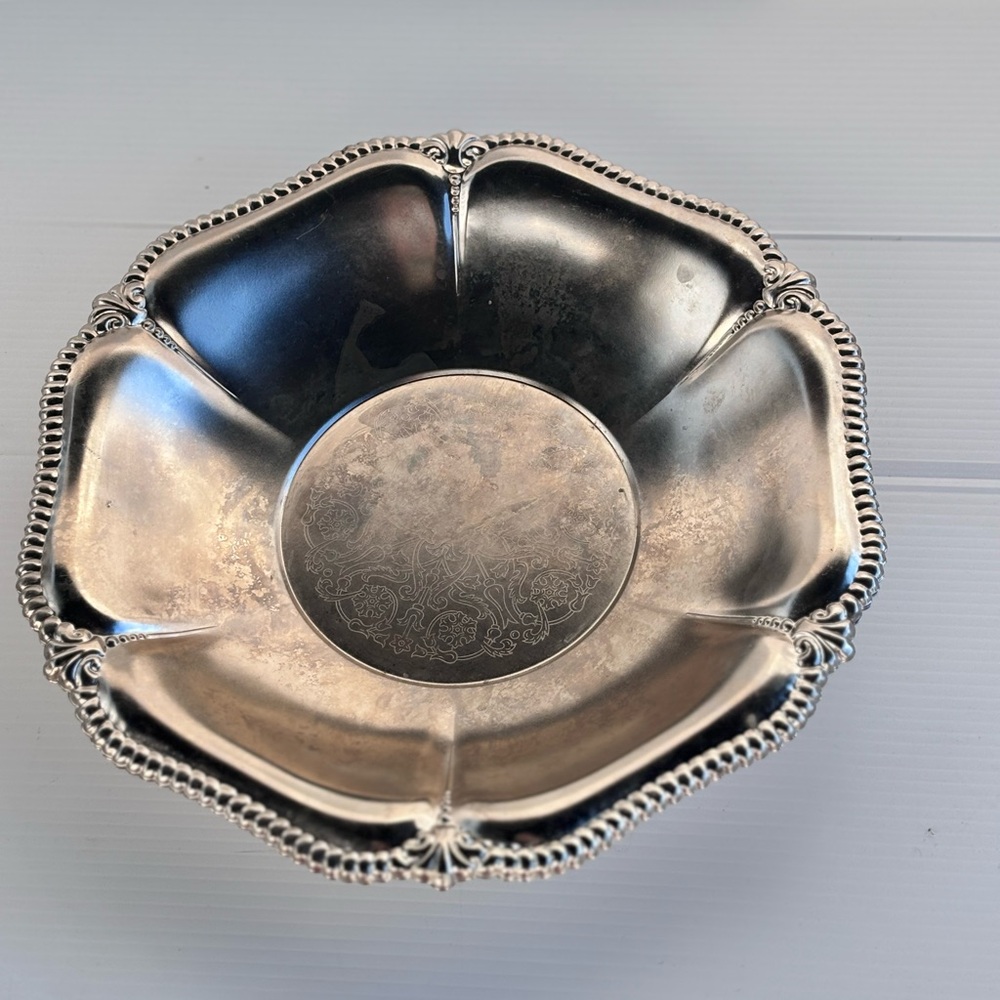 Vintage Silver Plated Scalloped Floral Etched Serving Bowl